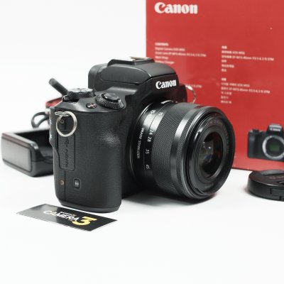 Canon EOS M50