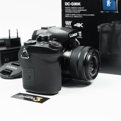 Lumix G90