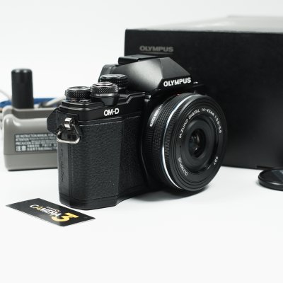 Olympus EM10 II