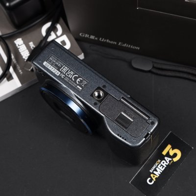 RICOH GRIIIx (Urban Edition)