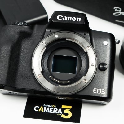 Canon EOS M50