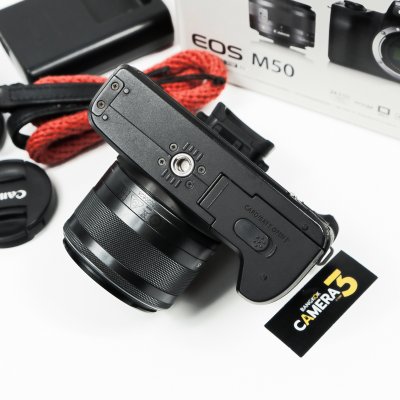Canon EOS M50