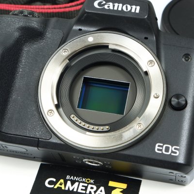 Canon EOS M50