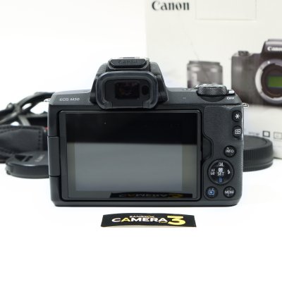 Canon EOS M50