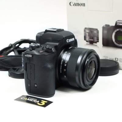 Canon EOS M50