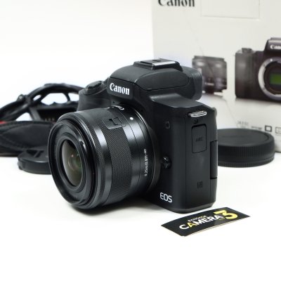 Canon EOS M50