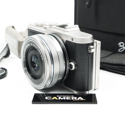 OLYMPUS EPL8
