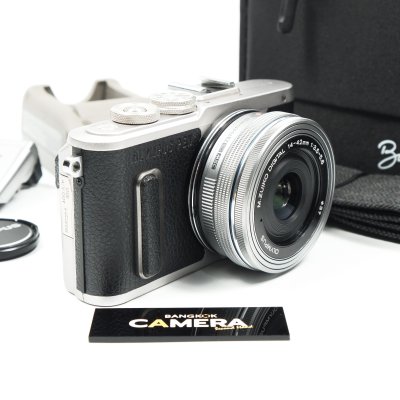 OLYMPUS EPL8