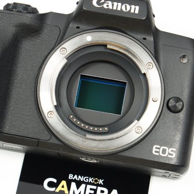 Canon EOS M50