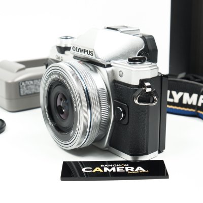 Olympus EM10 II