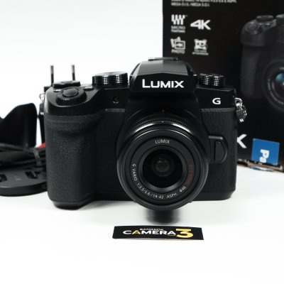Lumix G90