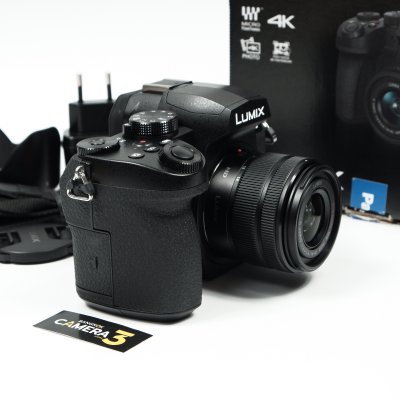 Lumix G90