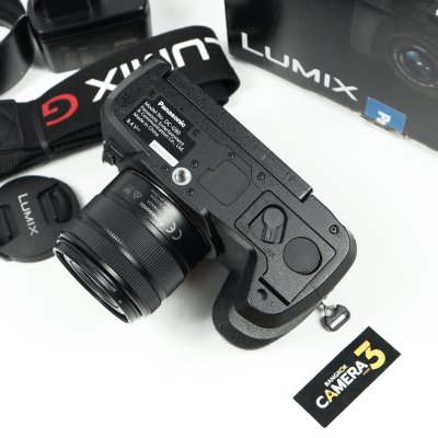 Lumix G90