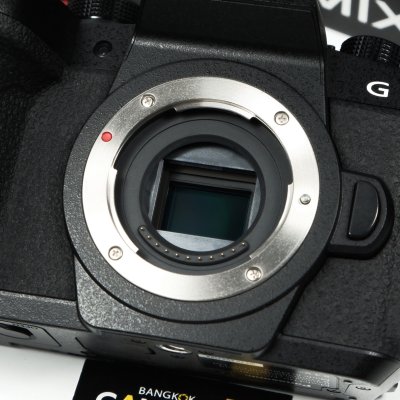 Lumix G90