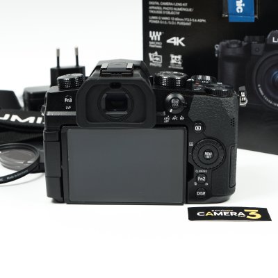 Lumix G90