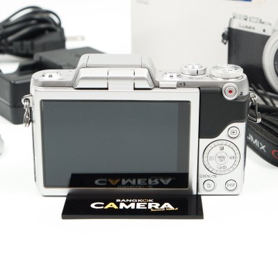 Lumix GF8