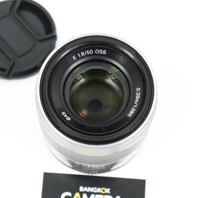 E50mm F1.8 OSS