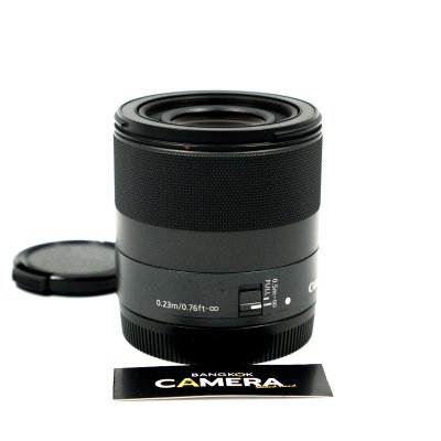 EFM 32mm F1.4 STM