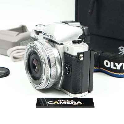 Olympus EM10 II