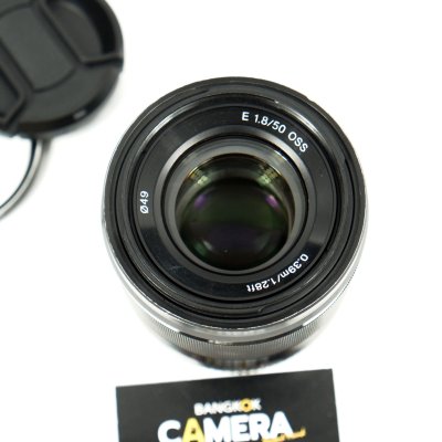 E50mm F1.8 OSS