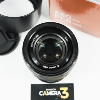 E50mm F1.8 OSS