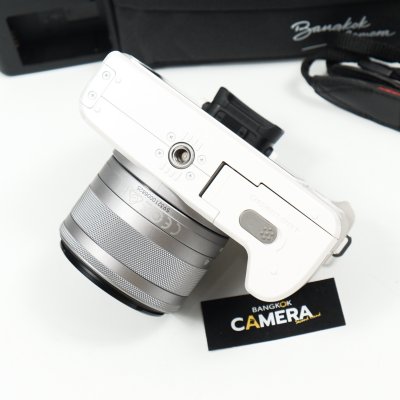 Canon EOS M50