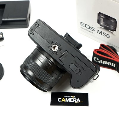 Canon EOS M50