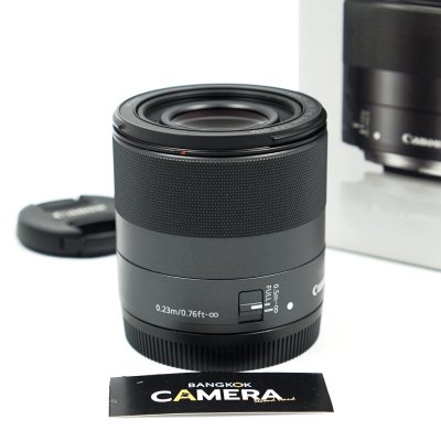 EFM 32mm F1.4 STM
