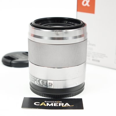 E50mm F1.8 OSS
