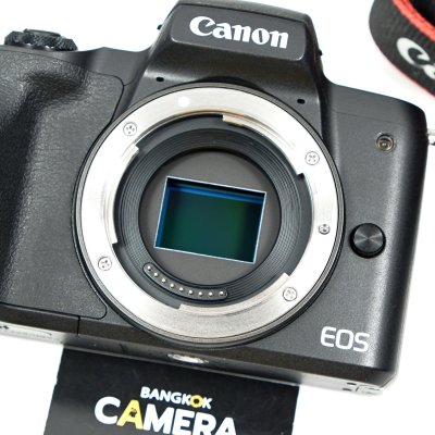 Canon EOS M50