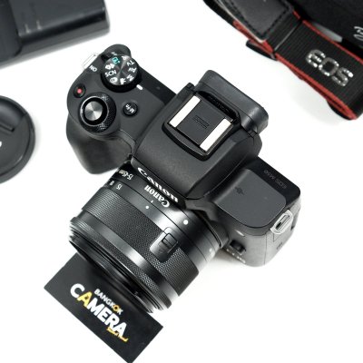 Canon EOS M50