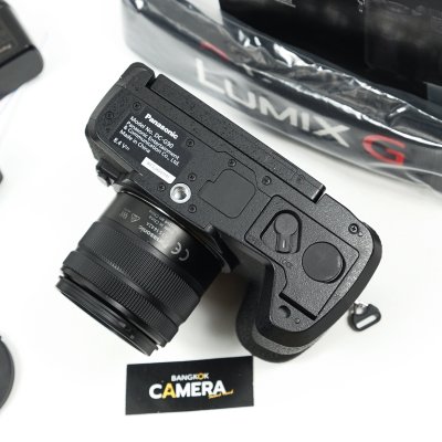 Lumix G90