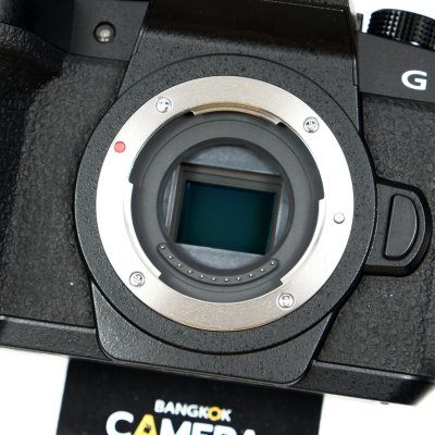 Lumix G90
