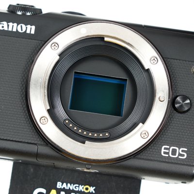 Canon EOS M100