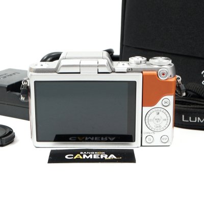 Lumix GF8