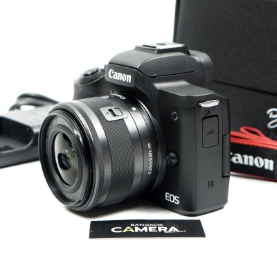 Canon EOS M50