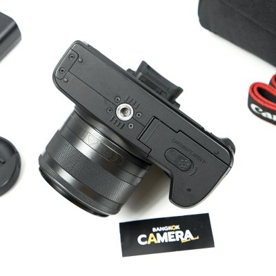 Canon EOS M50