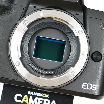 Canon EOS M50