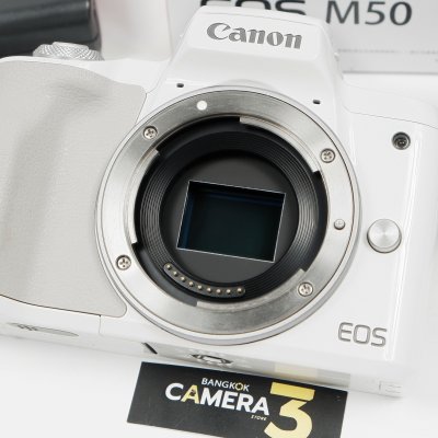 Canon EOS M50