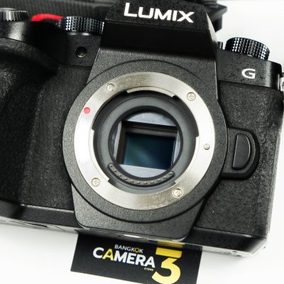 Lumix G90