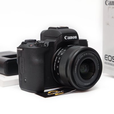 CANON EOS M50