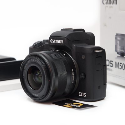 CANON EOS M50