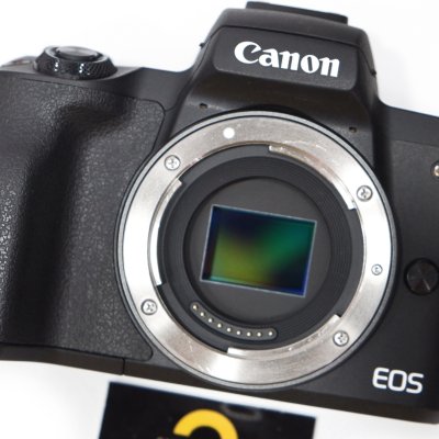 CANON EOS M50