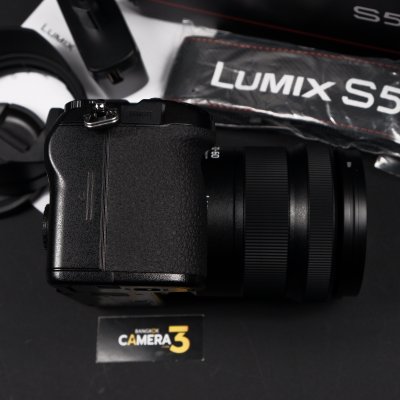Lumix S5