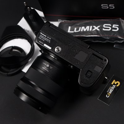 Lumix S5