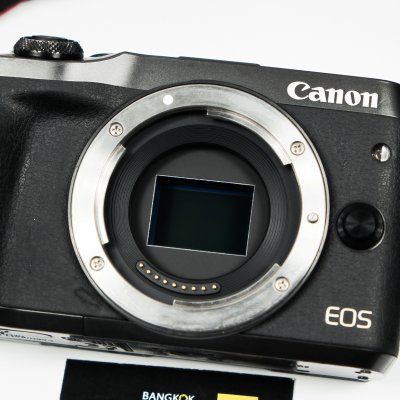 Canon EOS M6