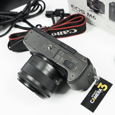 Canon EOS M6