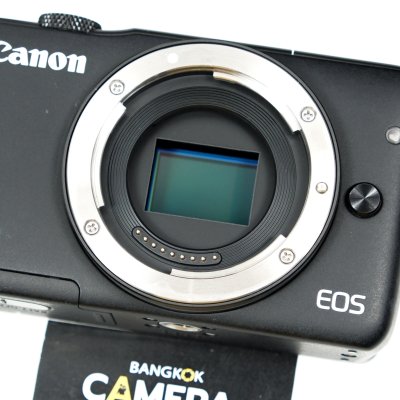 Canon EOS M10