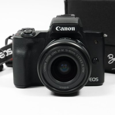 Canon EOS M50