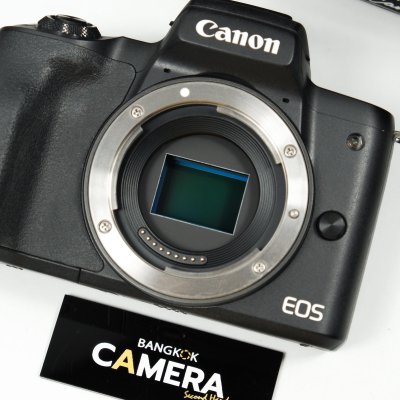 Canon EOS M50